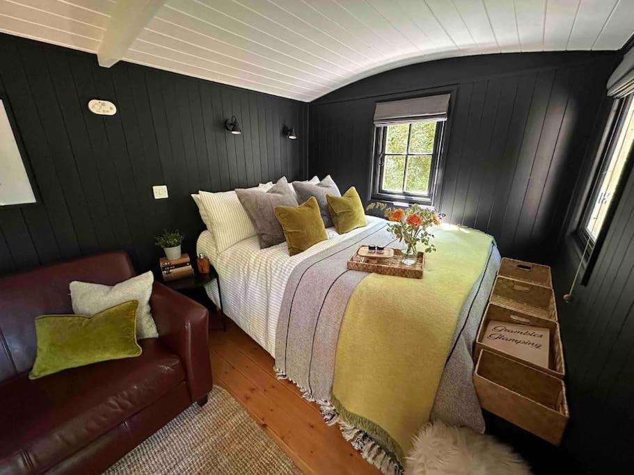 Cornwall Woodland Shepherd'S Hut - Dennis Hut Bodmin Zewnętrze zdjęcie