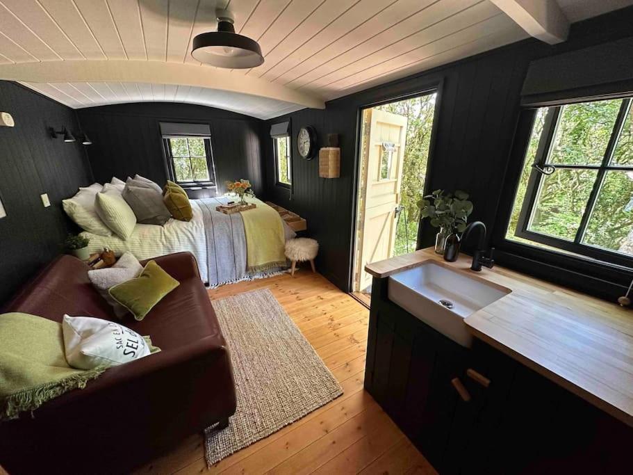 Cornwall Woodland Shepherd'S Hut - Dennis Hut Bodmin Zewnętrze zdjęcie