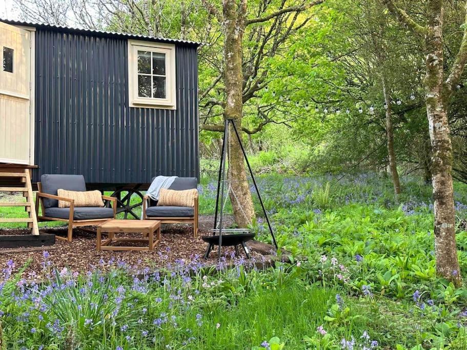 Cornwall Woodland Shepherd'S Hut - Dennis Hut Bodmin Zewnętrze zdjęcie